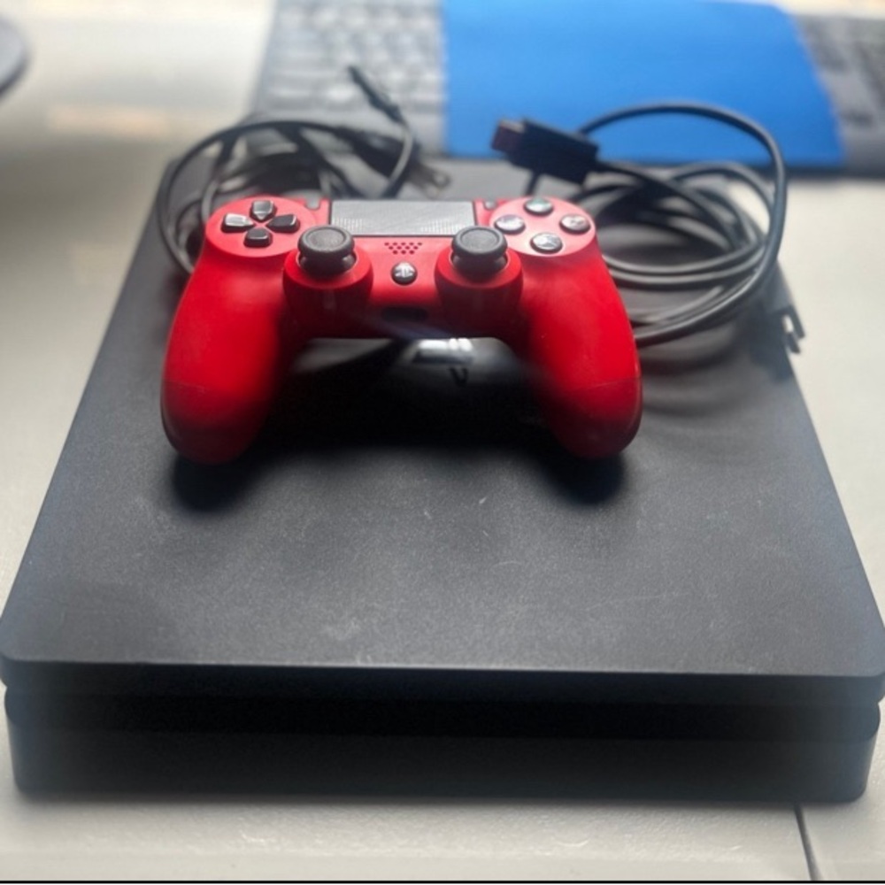 Playstation 4 Slim
